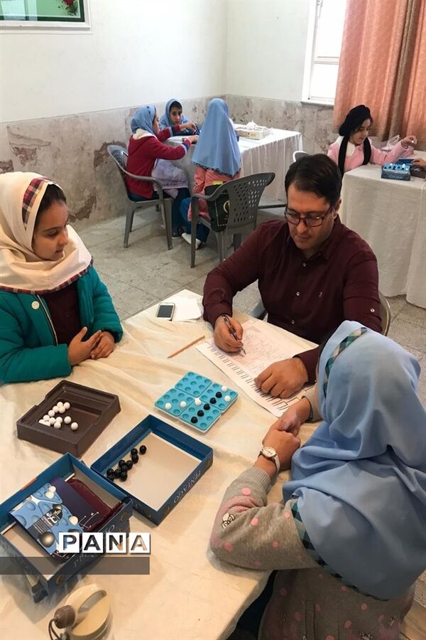 برگزاری المپیاد دانش آموزی بازی های فکری سرگرمی در ناحیه 3 شیراز