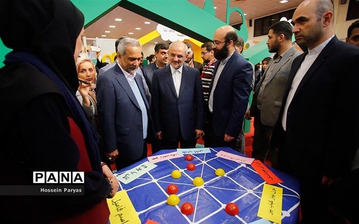 وزیر آموزش و پرورش: 130 مدرسه اتاق بازی دارند