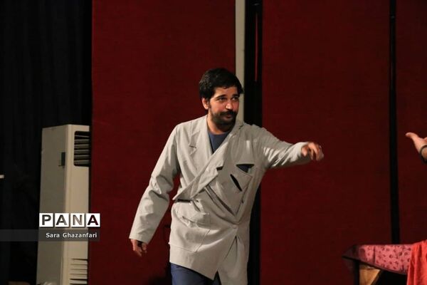 اجرای تئاتر لیگ قهرمانان در ساری