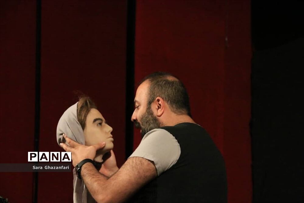 اجرای تئاتر لیگ قهرمانان در ساری