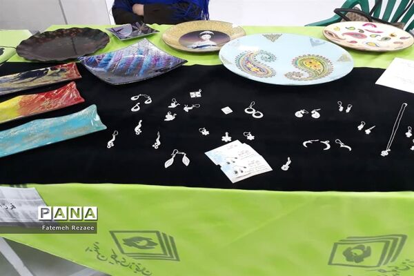 نمایشگاه هنرهای دستی بانوان کارآفرین زنجان