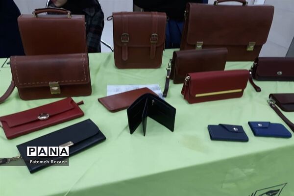 نمایشگاه هنرهای دستی بانوان کارآفرین زنجان