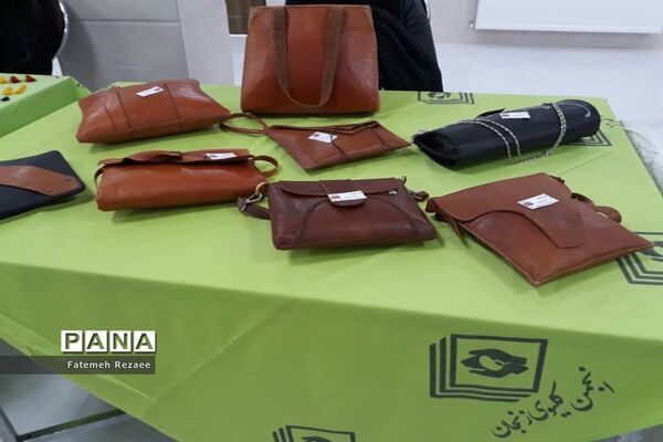 نمایشگاه هنرهای دستی بانوان کارآفرین زنجان
