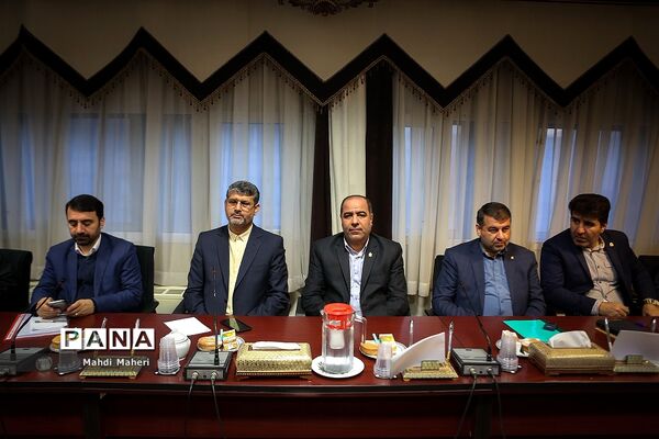 نشست صمیمی وزیرآموزش و پرورش با مدیران و کارکنان معاونت پرورشی و فرهنگی