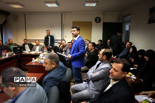 نشست صمیمی وزیرآموزش و پرورش با مدیران و کارکنان معاونت پرورشی و فرهنگی
