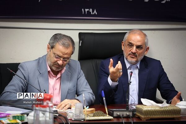 نشست صمیمی وزیرآموزش و پرورش با مدیران و کارکنان معاونت پرورشی و فرهنگی