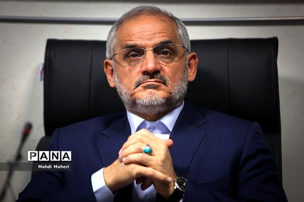 نشست صمیمی وزیرآموزش و پرورش با مدیران و کارکنان معاونت پرورشی و فرهنگی