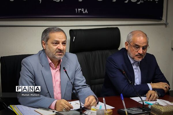 نشست صمیمی وزیرآموزش و پرورش با مدیران و کارکنان معاونت پرورشی و فرهنگی