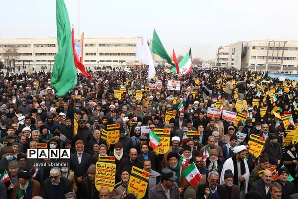 راهپیمایی مردم مشهد در گرامیداشت حماسه 9 دی ماه