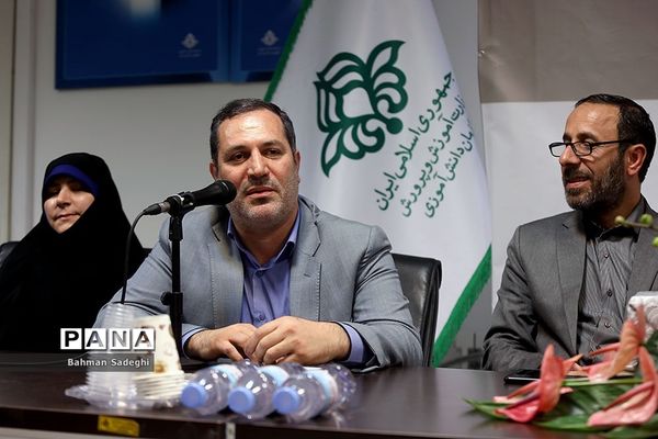 مراسم تکریم و تودیع قائم‌ مقام سازمان دانش‌آموزی