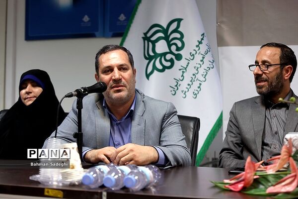 مراسم تکریم و تودیع قائم‌ مقام سازمان دانش‌آموزی