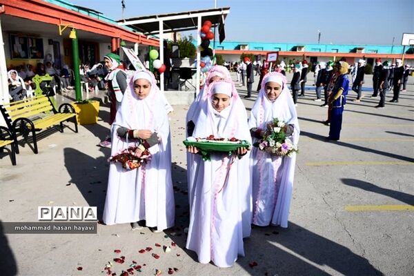 آیین افتتاحیه المپیاد ورزشی درون مدرسه آبادان در دبستان جلال آل احمد
