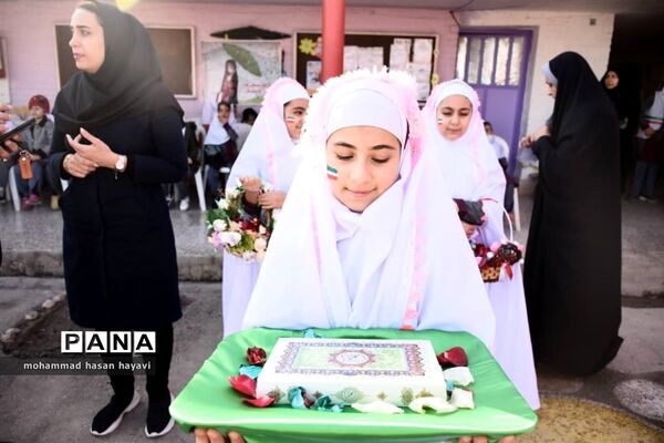 آیین افتتاحیه المپیاد ورزشی درون مدرسه آبادان در دبستان جلال آل احمد
