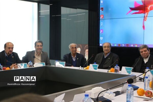 نشست هیات مدیره مجمع خیرین مدرسه ساز شهرستانهای استان تهران به میزبانی بنیاد خیریه شهیدان تقی زاده
