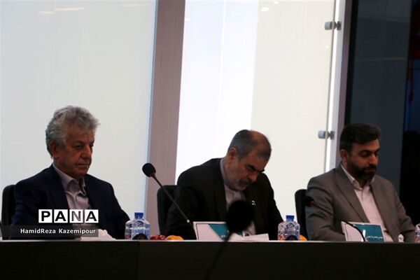 نشست هیات مدیره مجمع خیرین مدرسه ساز شهرستانهای استان تهران به میزبانی بنیاد خیریه شهیدان تقی زاده