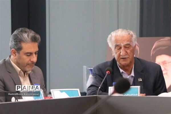 نشست هیات مدیره مجمع خیرین مدرسه ساز شهرستانهای استان تهران به میزبانی بنیاد خیریه شهیدان تقی زاده