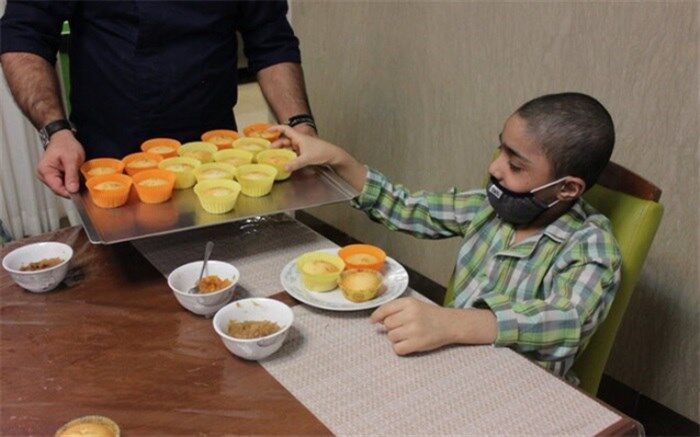 پخت کیک سلامتی کودکان مبتلا به سرطان در اقامتگاه ستارخان محک