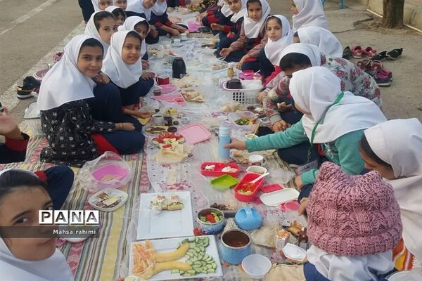طرح لقمه مادرانه در مدارس آبادان