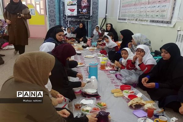 طرح لقمه مادرانه در مدارس آبادان