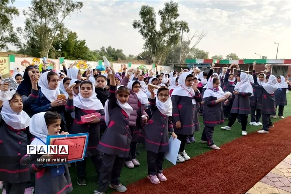 طرح لقمه مادرانه در مدارس آبادان