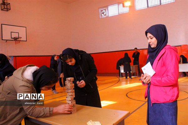 برگزاری مسابقات بازی‌های فکری-سرگرمی رویش در شیراز