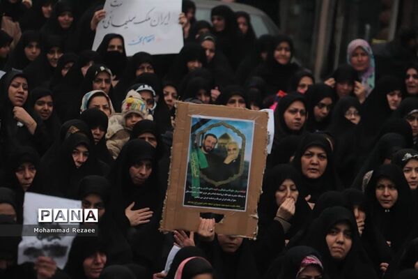 راهپیمایی مردم ولایتمدار منطقه 18 در پی شهادت سپهبد قاسم سلیمانی