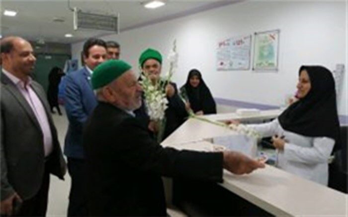 هیات امناء و خدام آستان امامزاده عبدالله بافق از پرستاران بیمارستان ولیعصر (عج)تقدیر کردند
