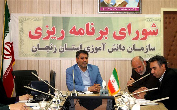 انتخابات شورا و مجلس دانش‌آموزی تمرین دموکراسی  است