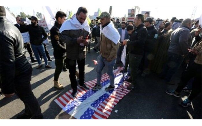 حشد شعبی از معترضان خواست اطراف سفارت آمریکا در بغداد را ترک کنند