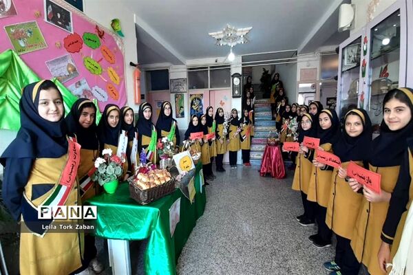 جشن ولادت حضرت زینب (س) در دبستان شاهد ٢ ملایر