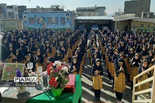 جشن ولادت حضرت زینب (س) در دبستان شاهد ٢ ملایر