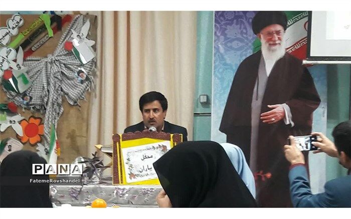 برگزرای محفل یاد یاران در دبستان دخترانه شاهد معمارکاشمر