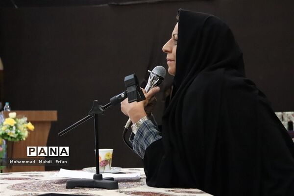 همایش کیفیت بخشی به آموزش و توانمندسازی کارکنان آموزشی در شهرستان آباده