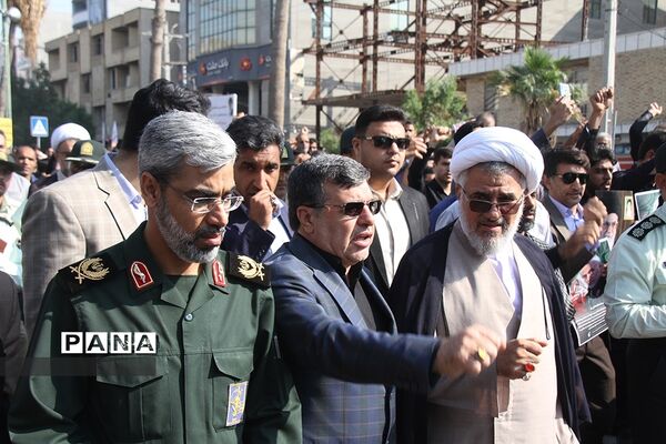 راهپیمایی نمازگزاران بندرعباس به‌مناسبت شهادت سردار سلیمانی