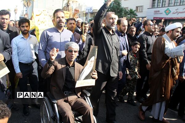 راهپیمایی نمازگزاران بندرعباس به‌مناسبت شهادت سردار سلیمانی
