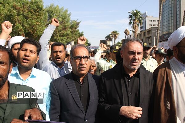 راهپیمایی نمازگزاران بندرعباس به‌مناسبت شهادت سردار سلیمانی