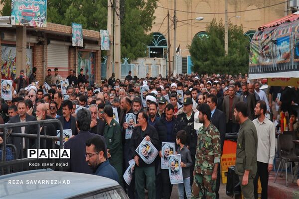 تجمع مردم نمازگزار مسجدسلیمانی در پی شهادت سردار قاسم سلیمانی