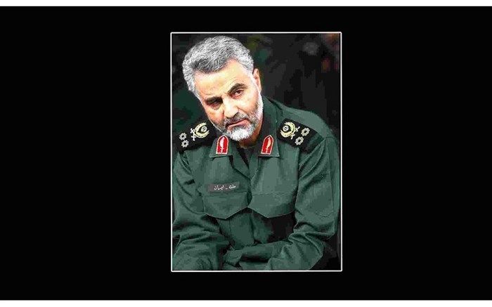 روضه خوانی مادر آذری زبان با دیدن تصویر حاج قاسم سلیمانی