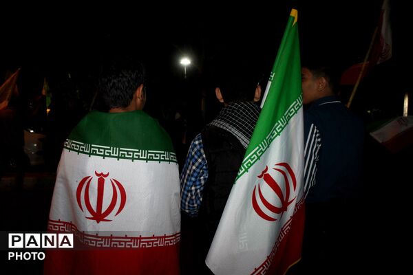 گام‌هایی که خیابان را روشن کردند