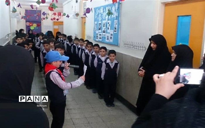 مراسم یادبود سردار سلیمانی در دبستان شهید حسینیان منطقه 7