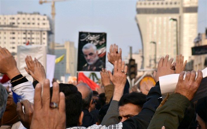 پیکر پاک سردار سلیمانی برای آخرین بار به زیارت امام مهربانی ها مشرف شد