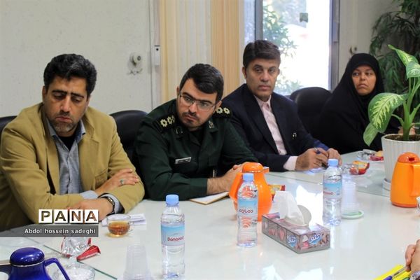 جلسه برنامه ریزی اجلاسیه شهدای دانش‌آموزی  و فرهنگیان استان بوشهر