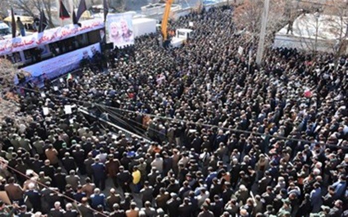 مردم پرشور شهر یاسوج در سوگ شهادت سردار دل‌ها بی‌قرار و اشک‌بار بر سر و سینه زدند