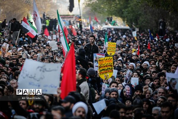 تشییع پیکر شهدای مقاومت در تهران