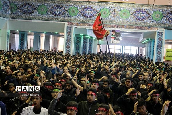 عزاداری فرهنگیان و دانش‌آموزان