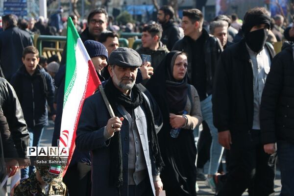 وداع پرشورمردم تهران با سپهبد شهیدسردار قاسم سلیمانی