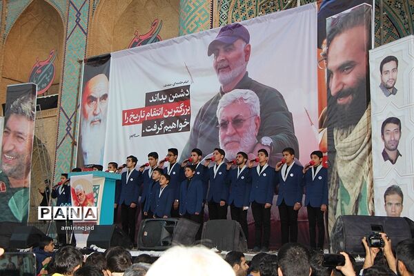 اجتماع بزرگ مردم و هیات‌های عزاداری یزد درسوگ شهید سلیمانی