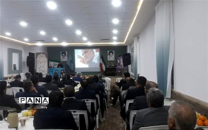 مراسم گرامیداشت شهادت سردار قاسم سلیمانی در دبیرستان فرزانگان کاشمر