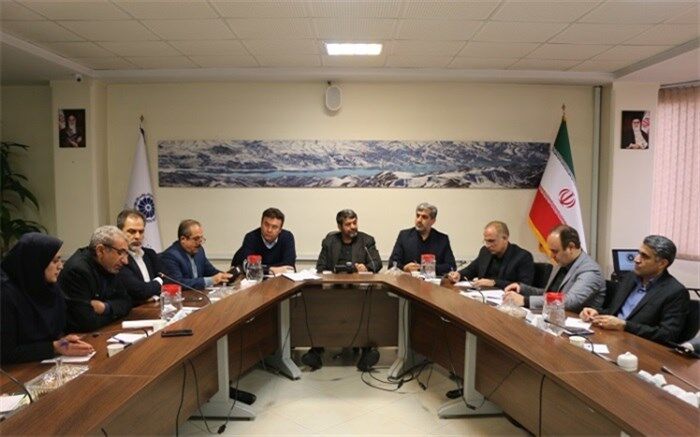 آشنایی دانش آموزان با کسب و کارهای جدید لازم و ضروری است