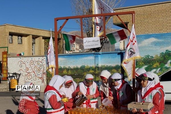 عزاداری دانش آموزان پیشتاز مدرسه جهادگران یاسوج در سوگ سردار دلها